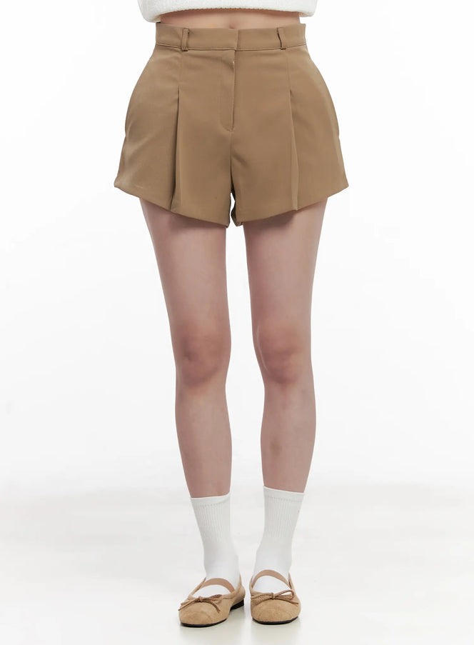 pleated-high-waist-shorts-cl515 / Beige