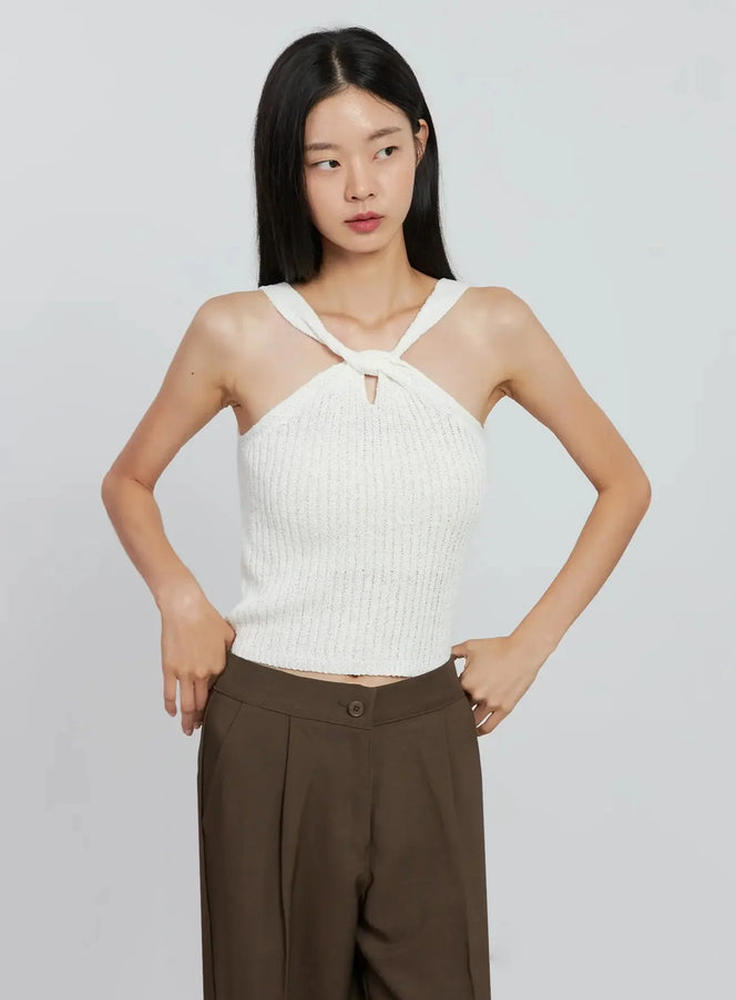 knitted-halter-neck-top-io530 / Light beige