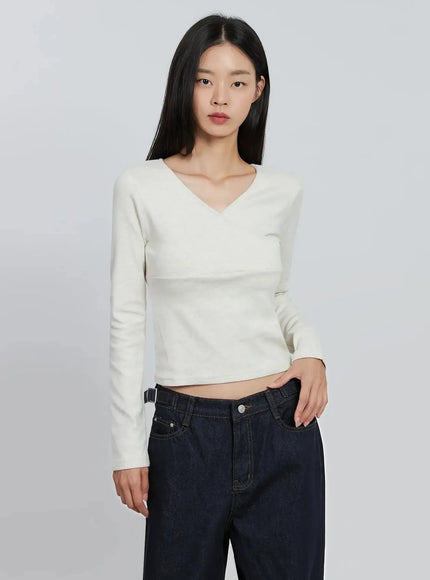 casual-v-neck-long-sleeve-top-io530