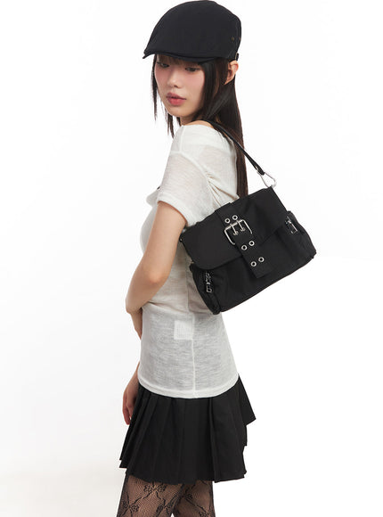 chunky-buckle-eyelet-shoulder-bag-iy502