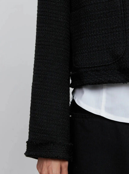 modern-black-cropped-blazer-io530