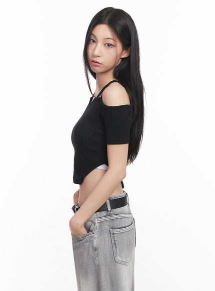 strappy-off-shoulder-crop-top-iy516