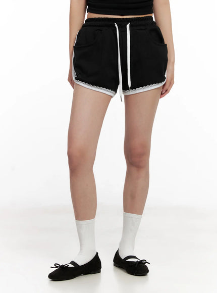 contrast-lace-trim-shorts-cl516