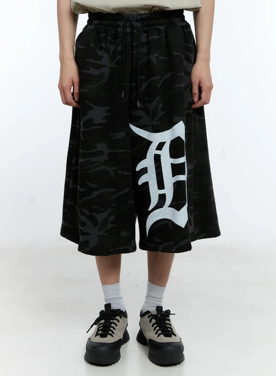 mens-oversized-camo-graphic-sweatshorts-il529