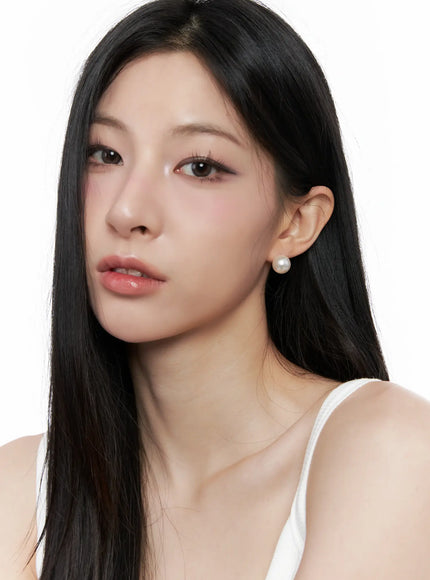 simple-faux-pearl-earrings-co503