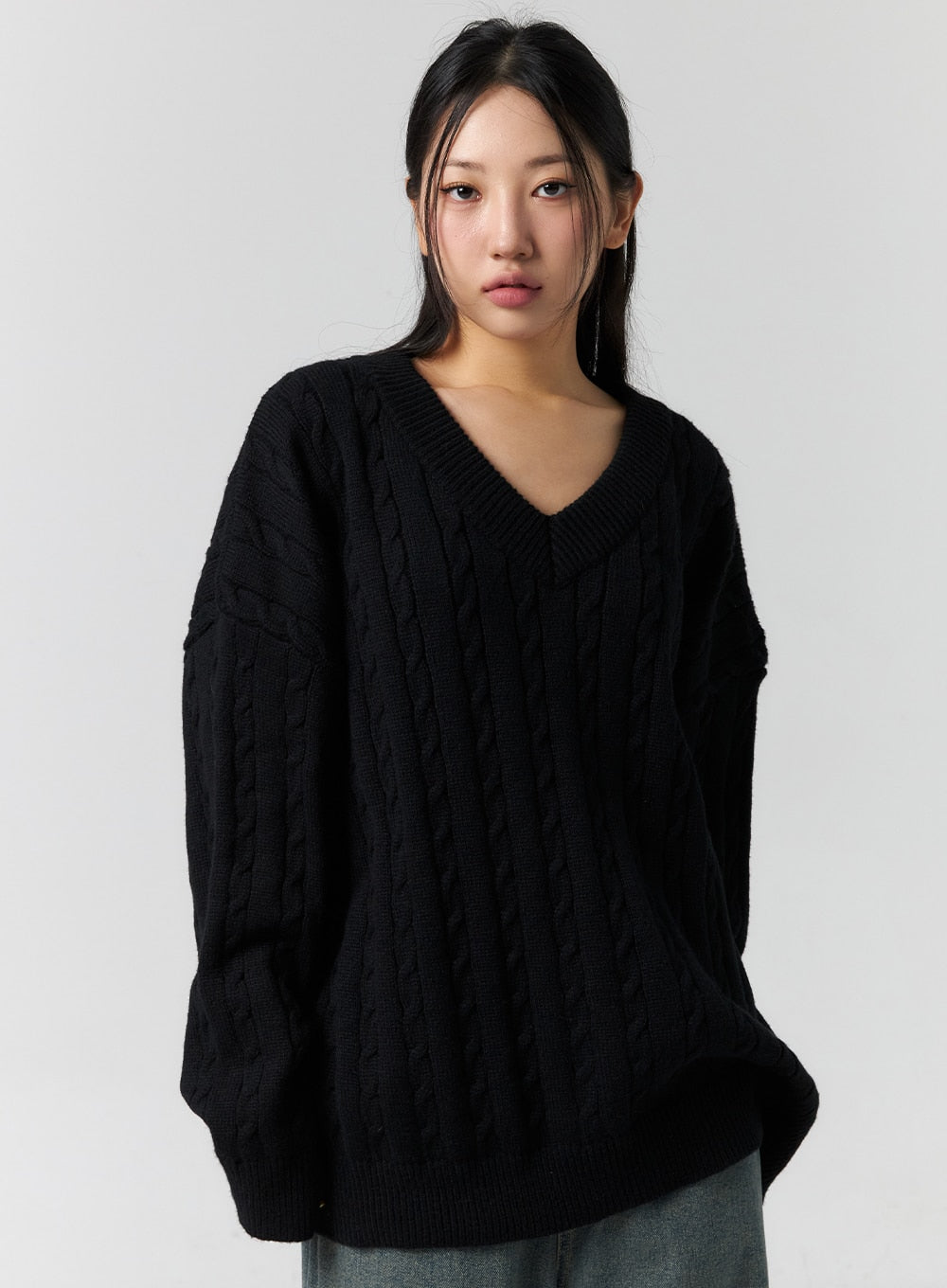 cable-knit-v-neck-sweater-cs303