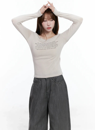 graphic-text-slim-fit-long-sleeve-top-cs501 / Beige