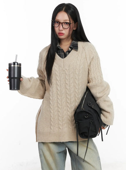 cozy-cable-knit-long-sleeve-sweater-cd530 / Beige