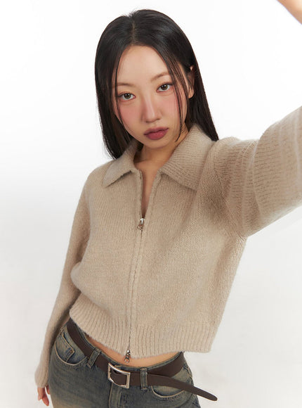 cozy-collared-zip-up-sweater-if510 / Beige