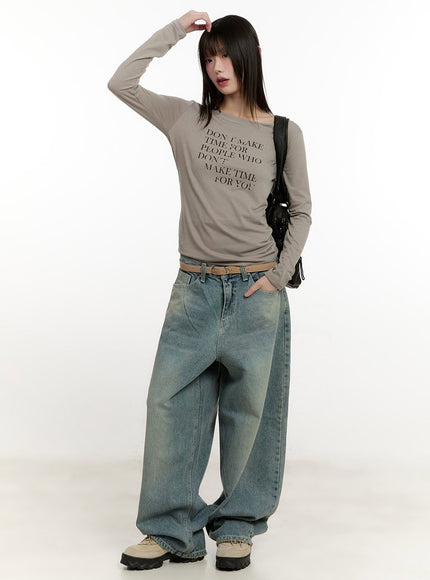 casual-graphic-long-sleeve-top-cm513 / Beige