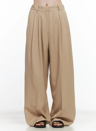 wide-leg-pintuck-slacks / Beige
