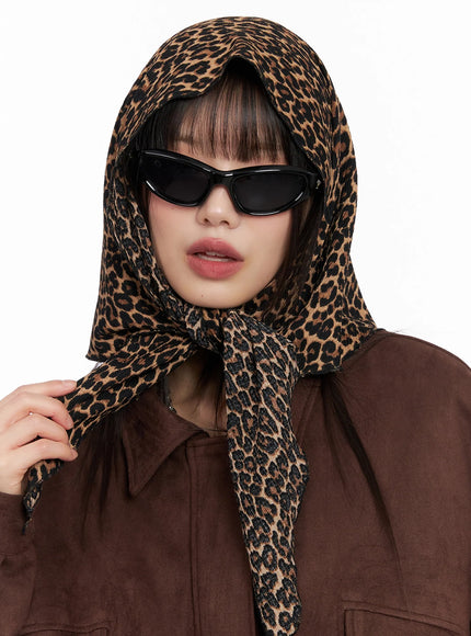 leopard-print-scarf-in503 / Beige