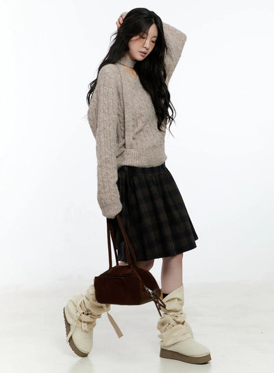v-neck-knit-sweater-and-tie-set-cn517 / Beige