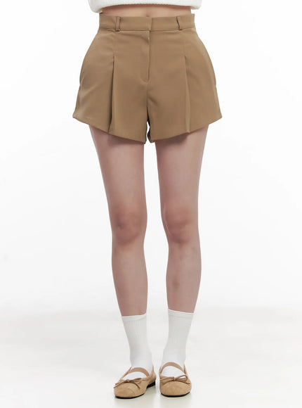 pleated-high-waist-shorts-cl515 / Beige
