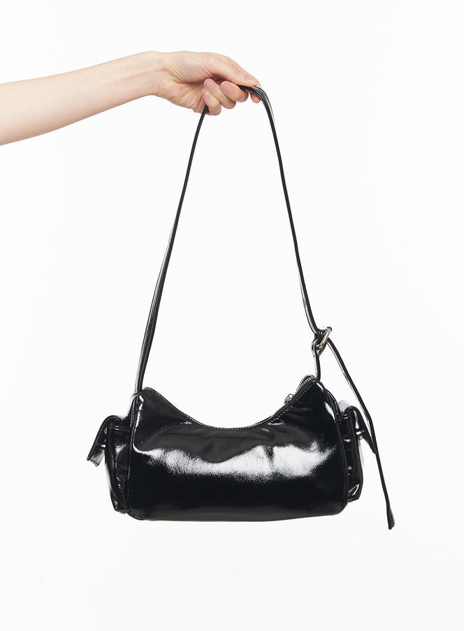 trendy-pocket-shoulder-bag-iy516 / Black