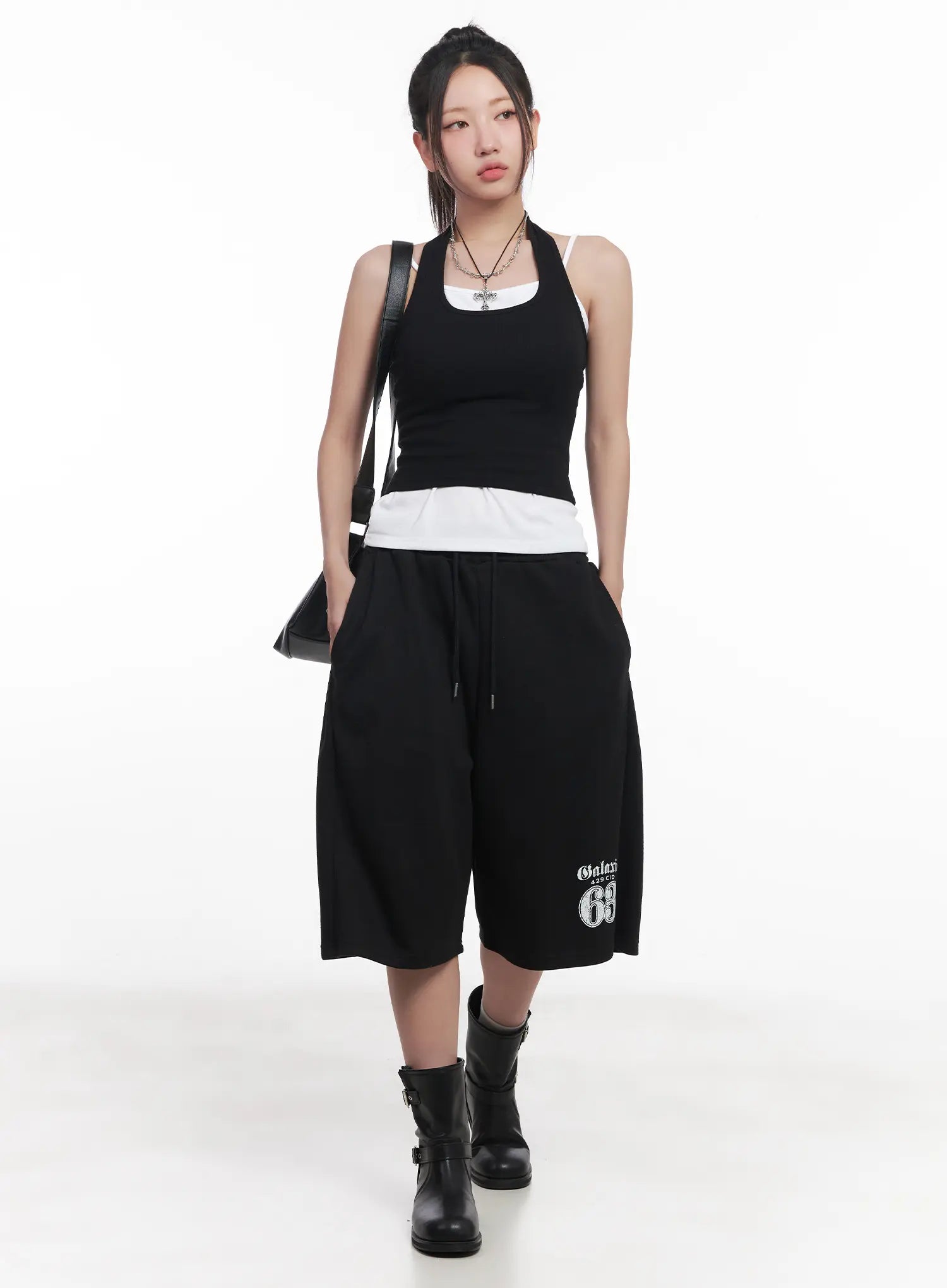 cropped-halter-top-cu517 / Black