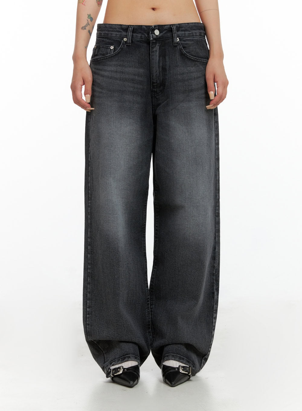 low-rise-wide-leg-jeans-cl415 / Black