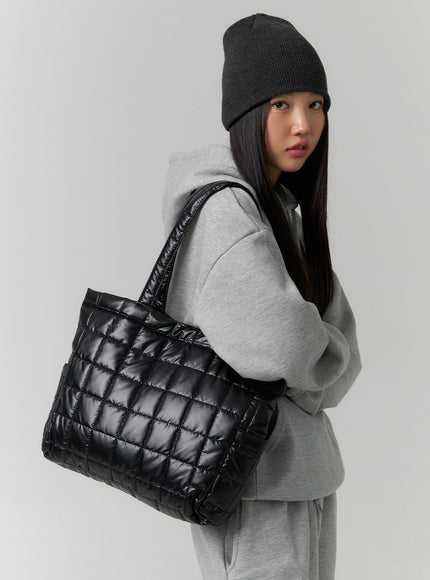 padded-shoulder-bag-cn324 / Black