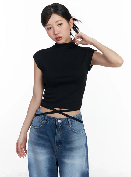 strap-detail-mock-neck-crop-top-cj530 / Black