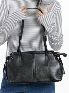 leather-buckle-strap-shoulder-bag-cj520 / Black