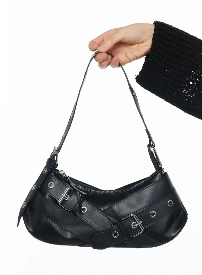 edgy-buckle-shoulder-bag-iy525 / Black