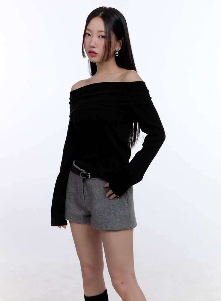 Sleek Off-Shoulder Asymmetrical Top CJ513