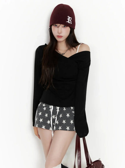 elegant-shirred-v-neck-top-in514 / Black