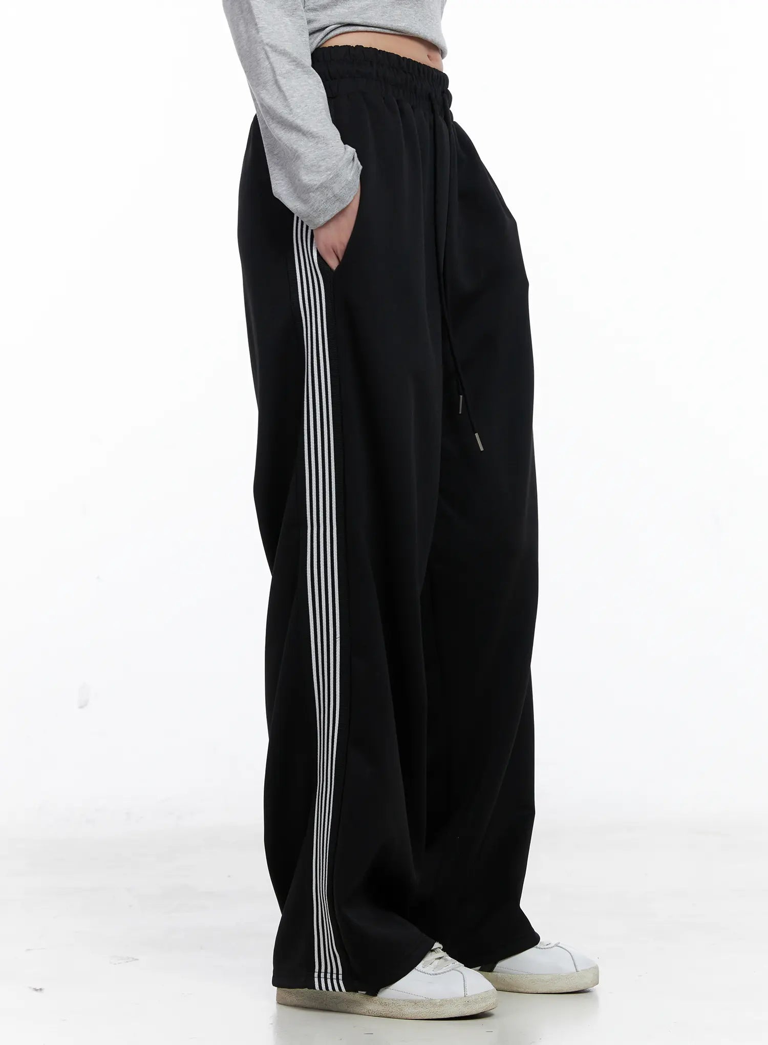 Relaxed-Fit Striped Sweatpants CS529