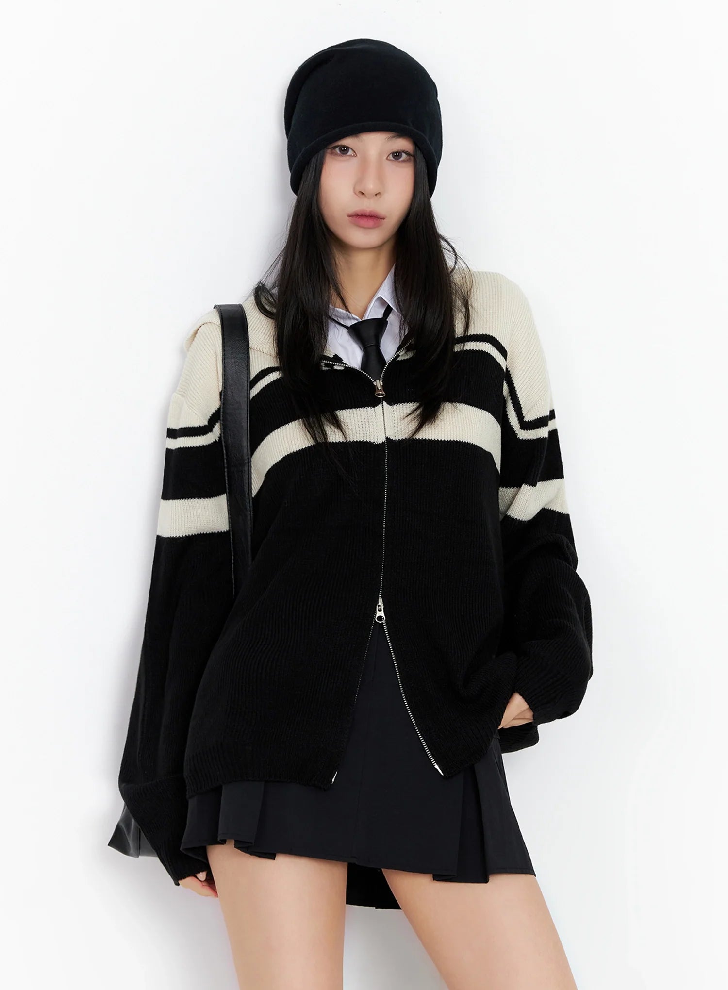 striped-oversized-zip-up-knit-hoodie-ig508 / Black
