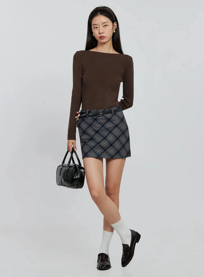 chic-boat-neck-sweater-in507 / Brown