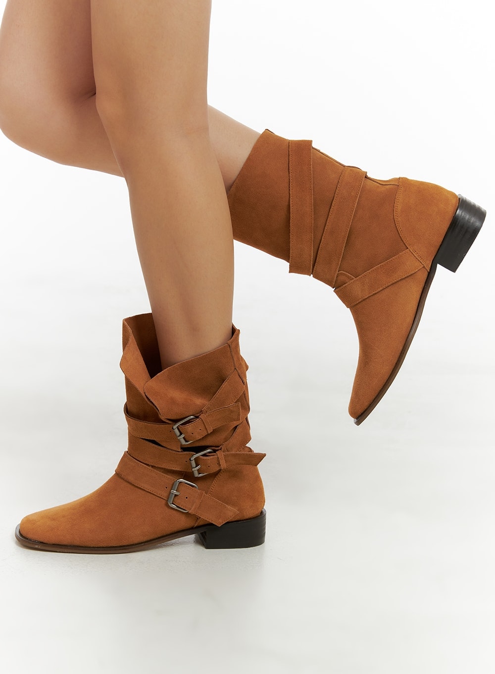 suede-buckle-ankle-boots-cm421 / Brown