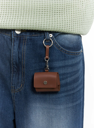 mens-earbud-case-keychain-iu519 / Brown