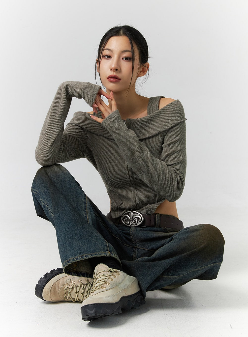 zip-cut-out-off-shoulder-crop-sweater-id306 / Dark beige