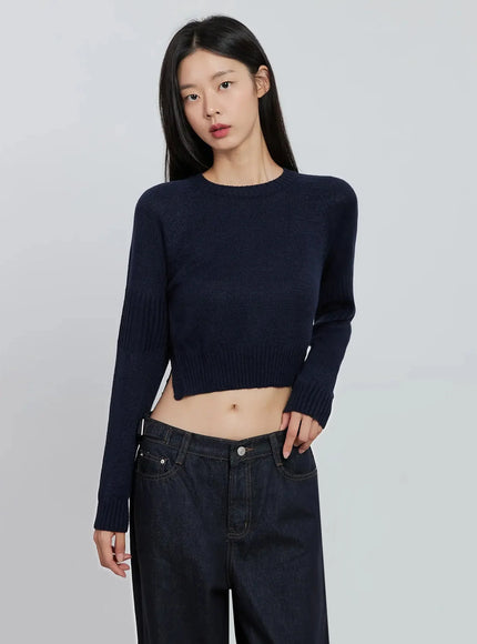 side-button-cropped-knit-io530 / Dark blue