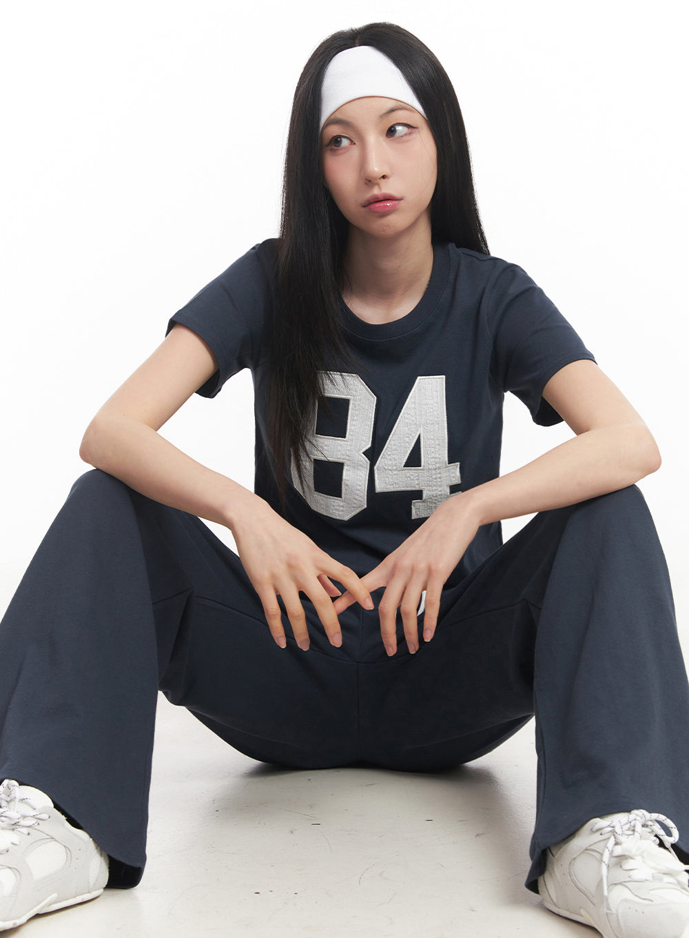 lace-embroidered-84-graphic-tee-iy516 / Dark blue