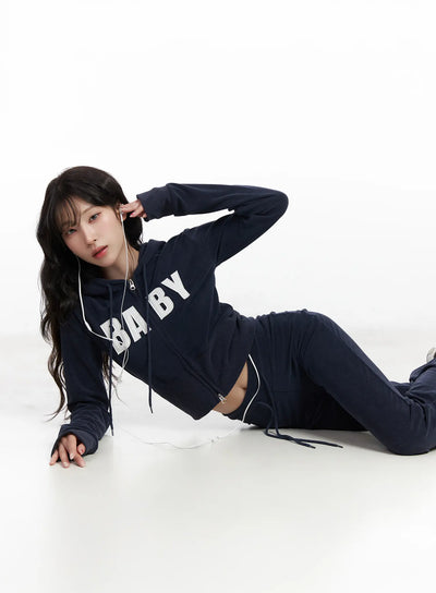 velour-cropped-long-sleeve-graphic-hoodie-cj526 / Dark blue