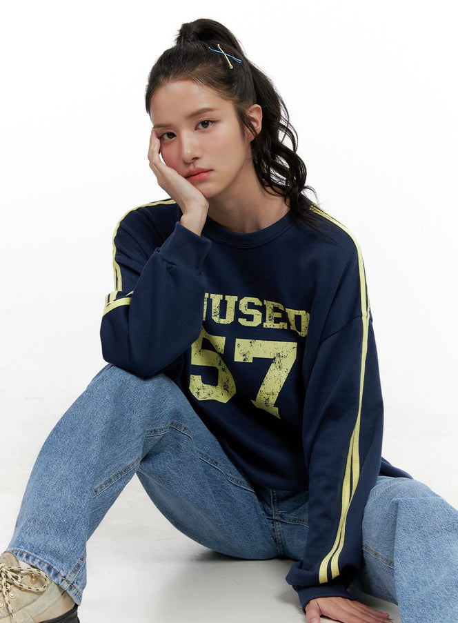 graphic-print-crew-sweatshirt-on404 / Dark blue