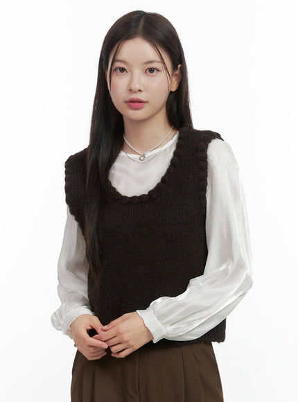 u-neck-knit-vest-oo416 / Dark brown