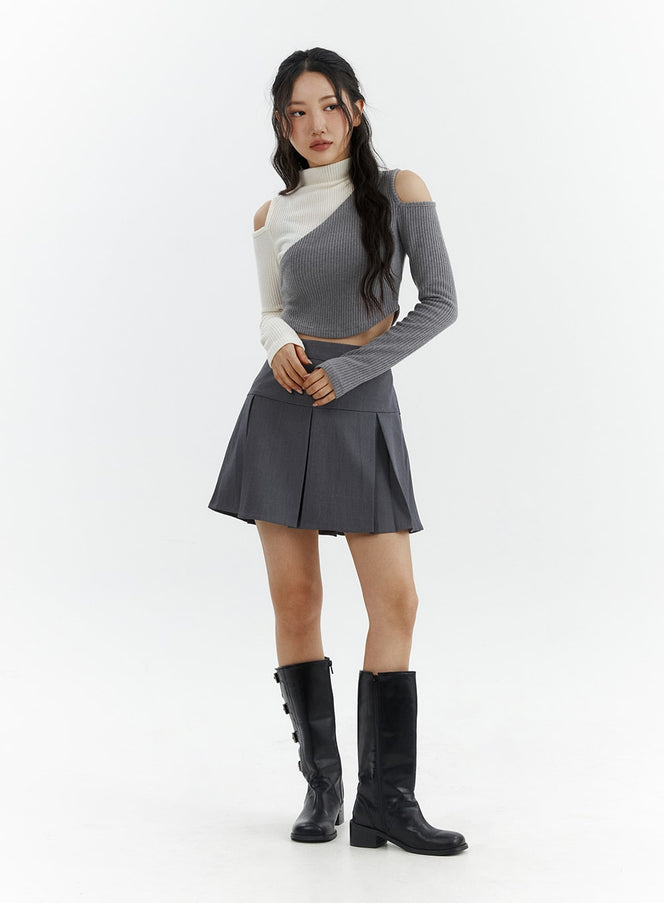 solid-pleated-mini-skirt-cj425 / Dark gray