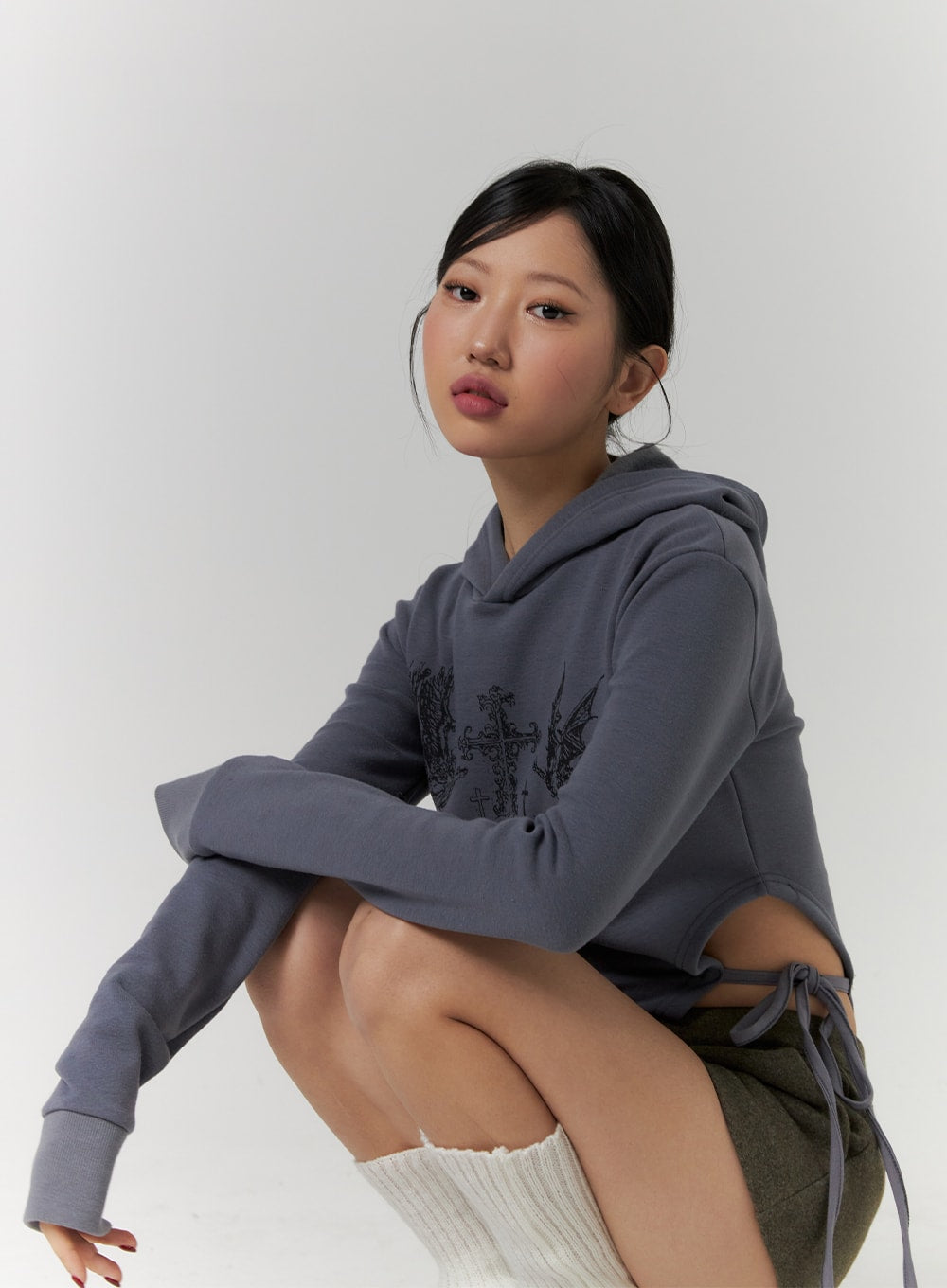 cut-out-tie-graphic-hoodie-sweatshirt-cd318 / Dark gray