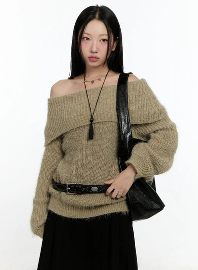 loose-fit-off-shoulder-knit-sweater-cn505 / Dark green