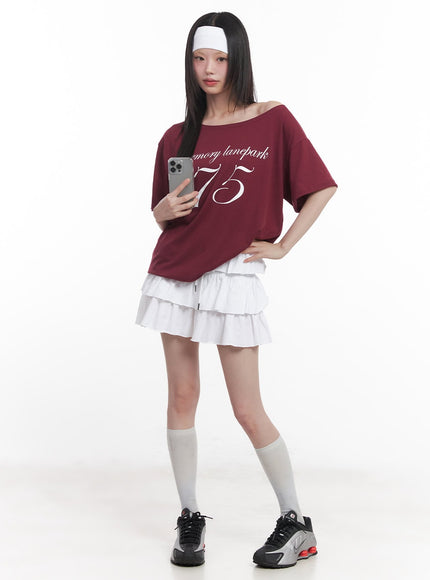 one-shoulder-loose-fit-graphic-tee-cu505 / Dark red