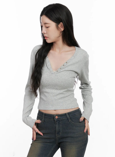 casual-v-neck-crop-long-sleeve-shirt-cn512 / Gray