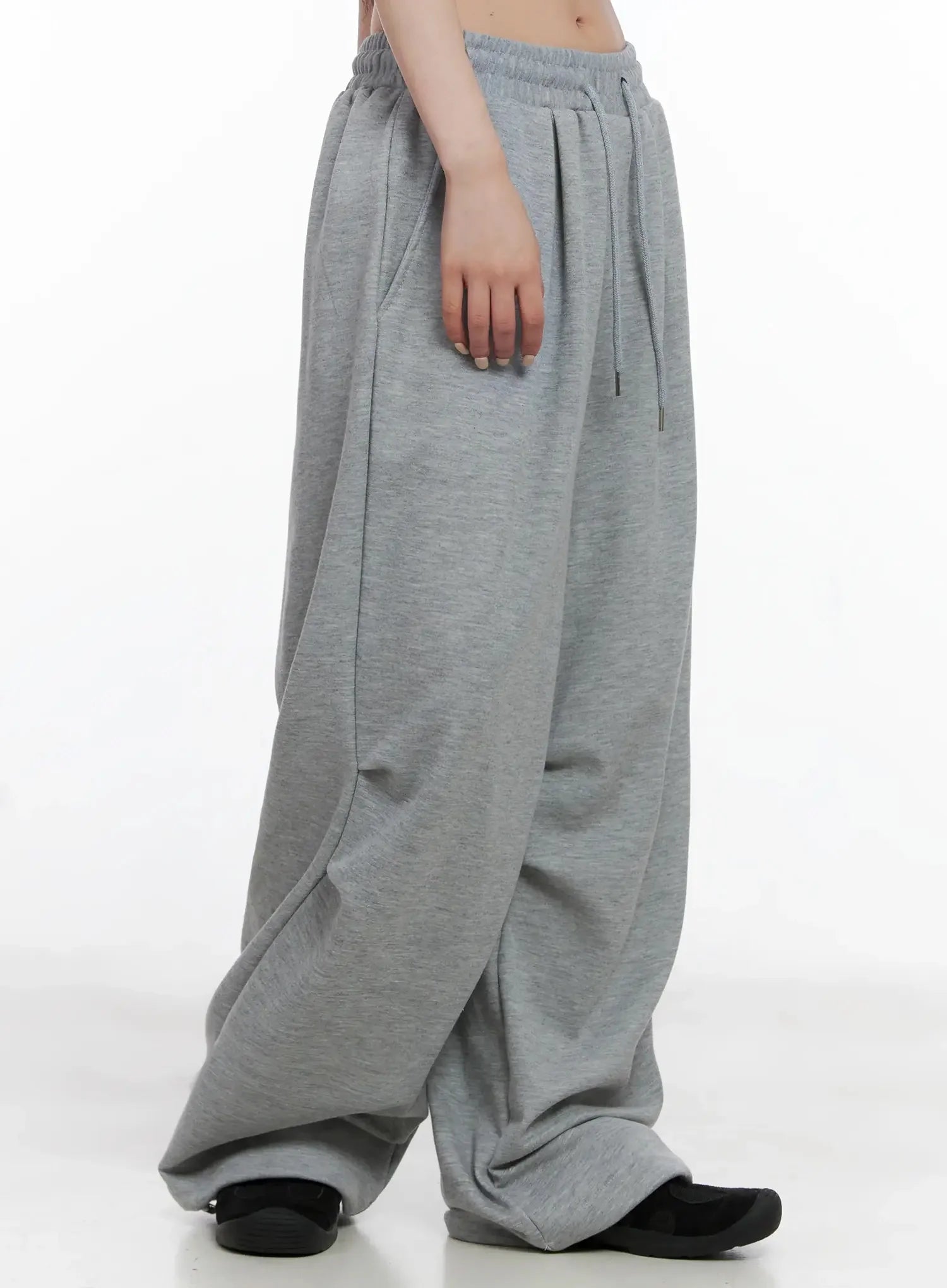 pintuck-wide-leg-sweatpants-is508 / Gray