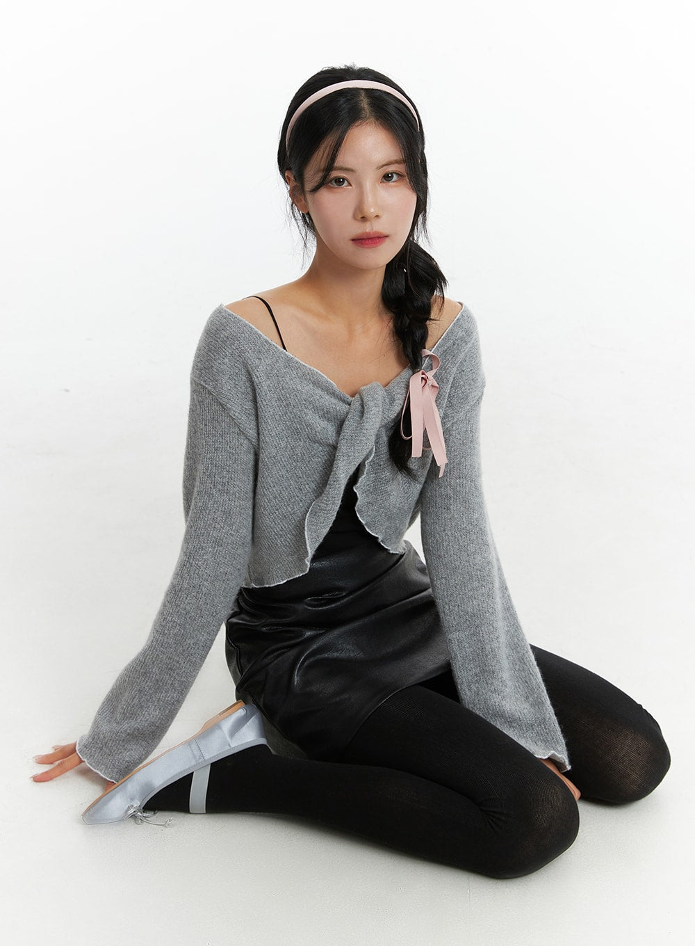 twisted-off-shoulder-crop-sweater-od301 / Gray