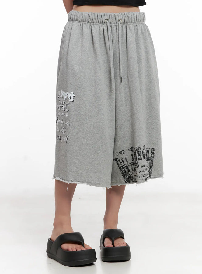 graphic-relaxed-fit-bermuda-sweatshorts-cl521 / Gray