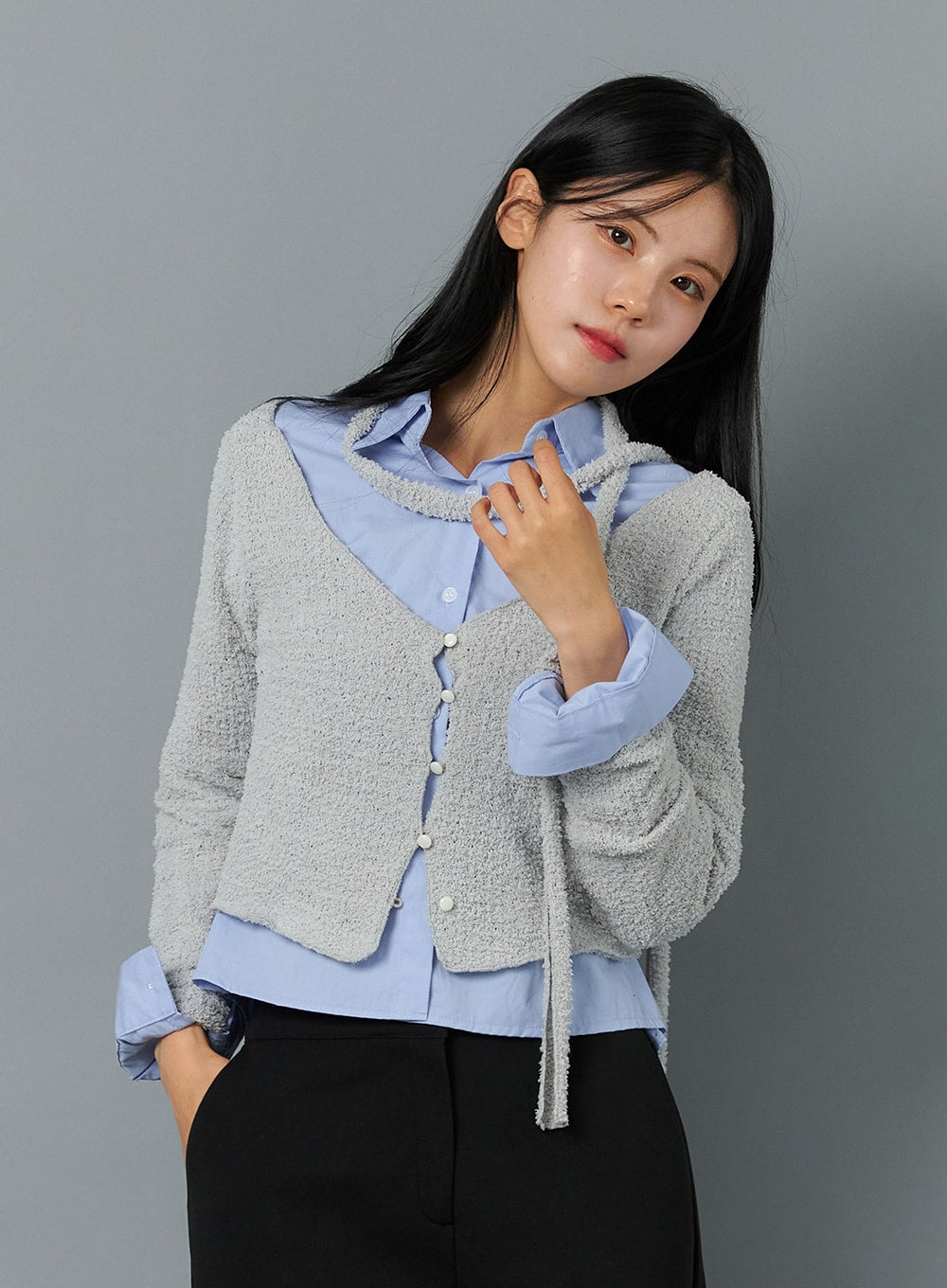 wide-v-neck-open-button-knit-cardigan-on324 / Gray