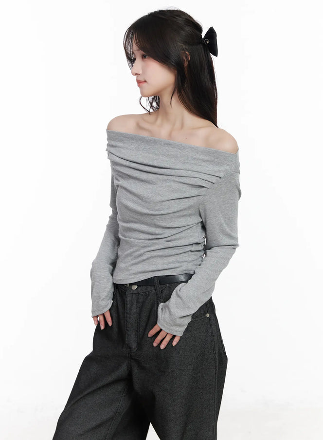off-shoulder-long-sleeve-top-cm531 / Gray