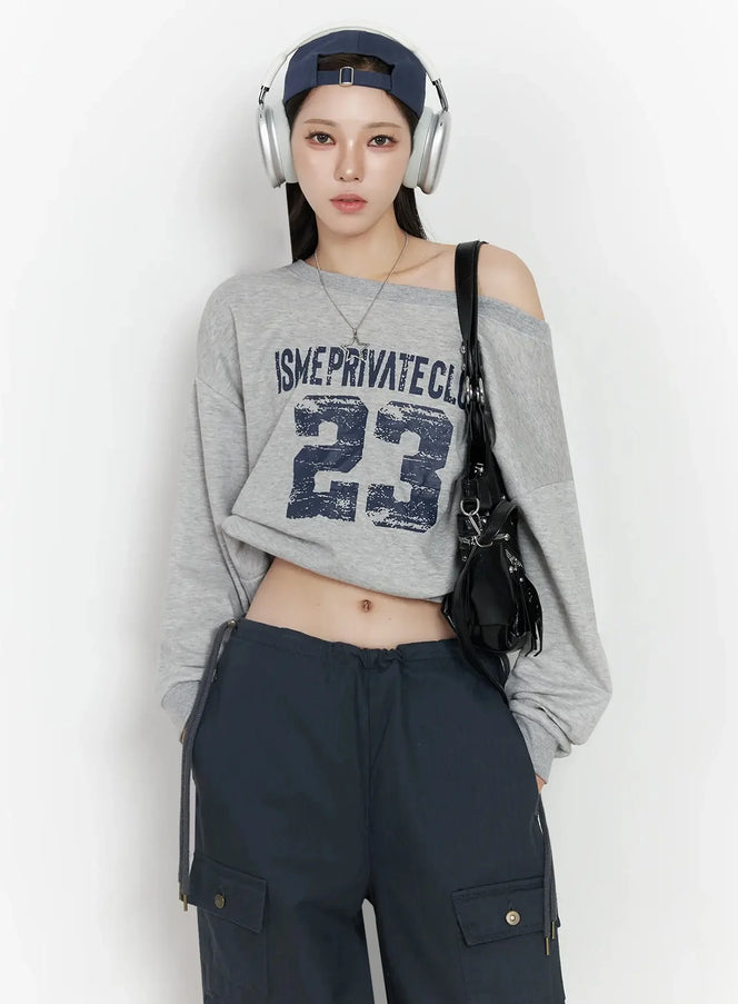 Wide Neck Numeral Graphic Sweatshirt IJ528