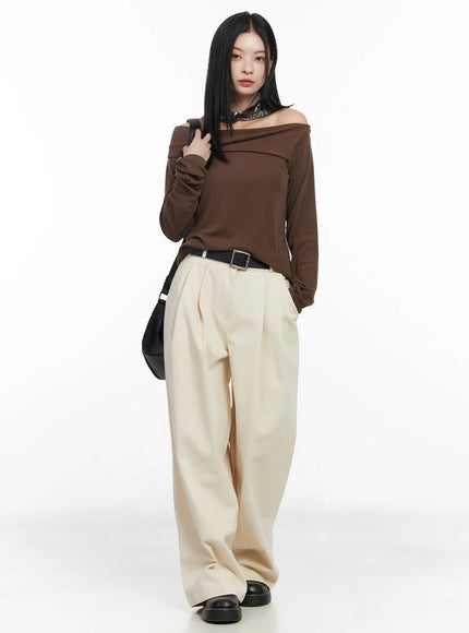 relaxed-fit-pin-tuck-cotton-pants-cj519 / Light beige